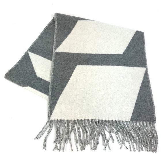 HERMES White Scarf - Picture 1 of 10